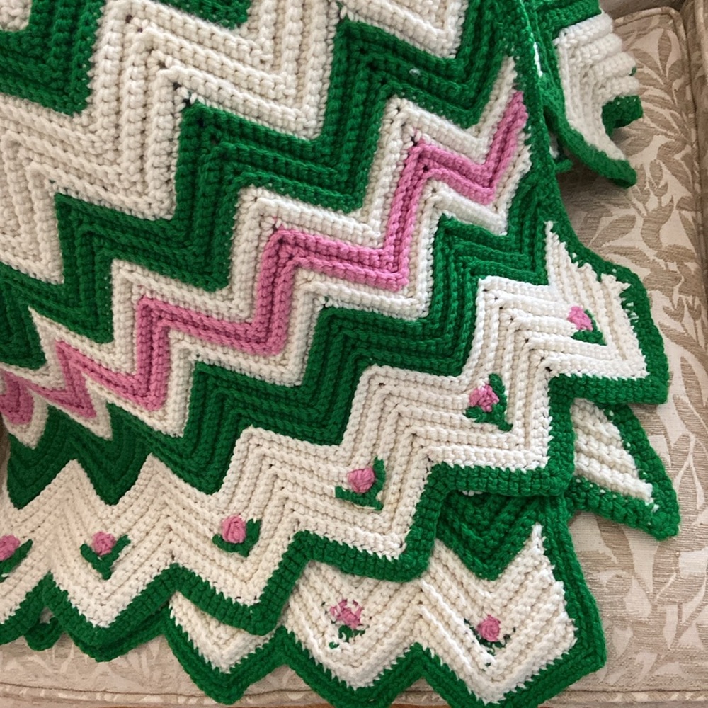 HAND CROCHETED CHEVRON / RIPPLE AFGHAN WITH ROSETTE DETAIL SIZE: 45” W x 76” L